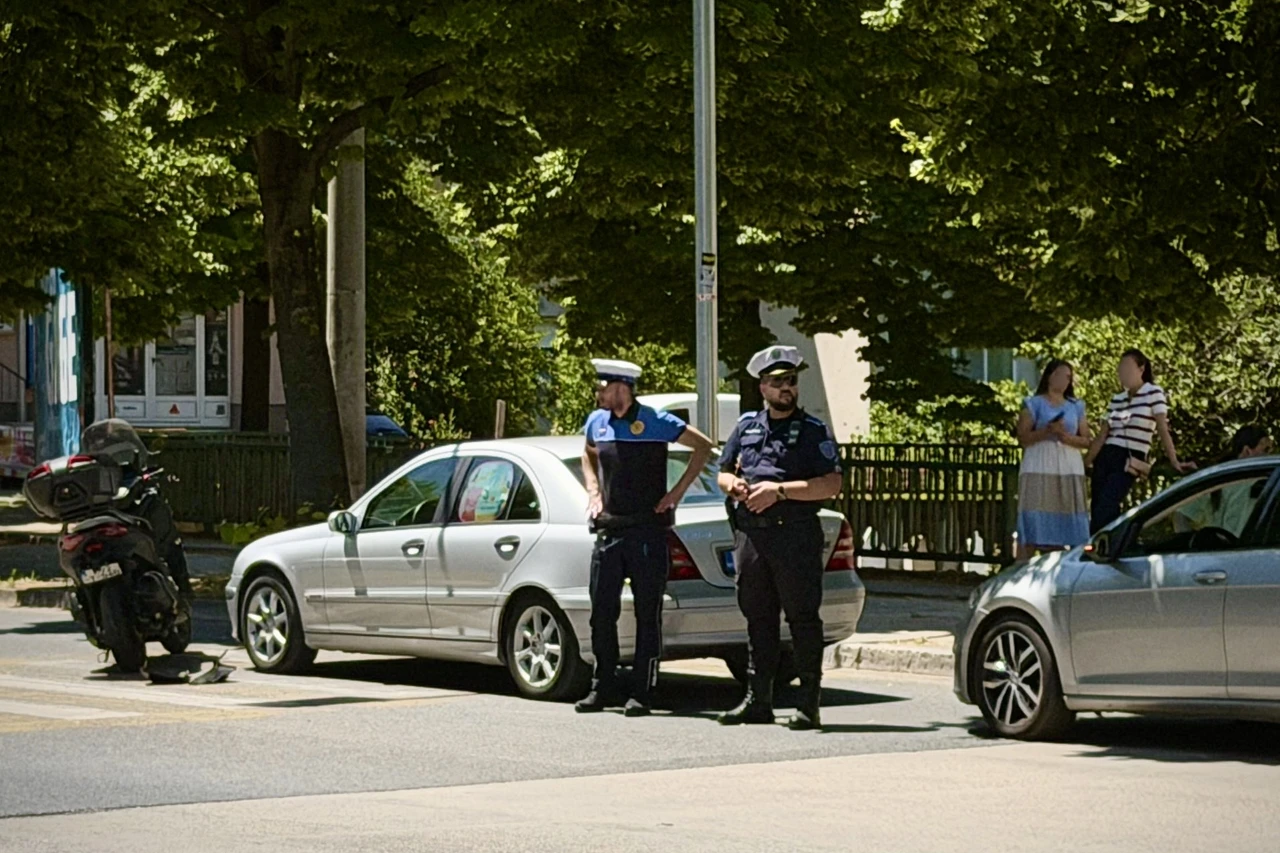 Mercedes i motor sudarili se na pješačkom prijelazu