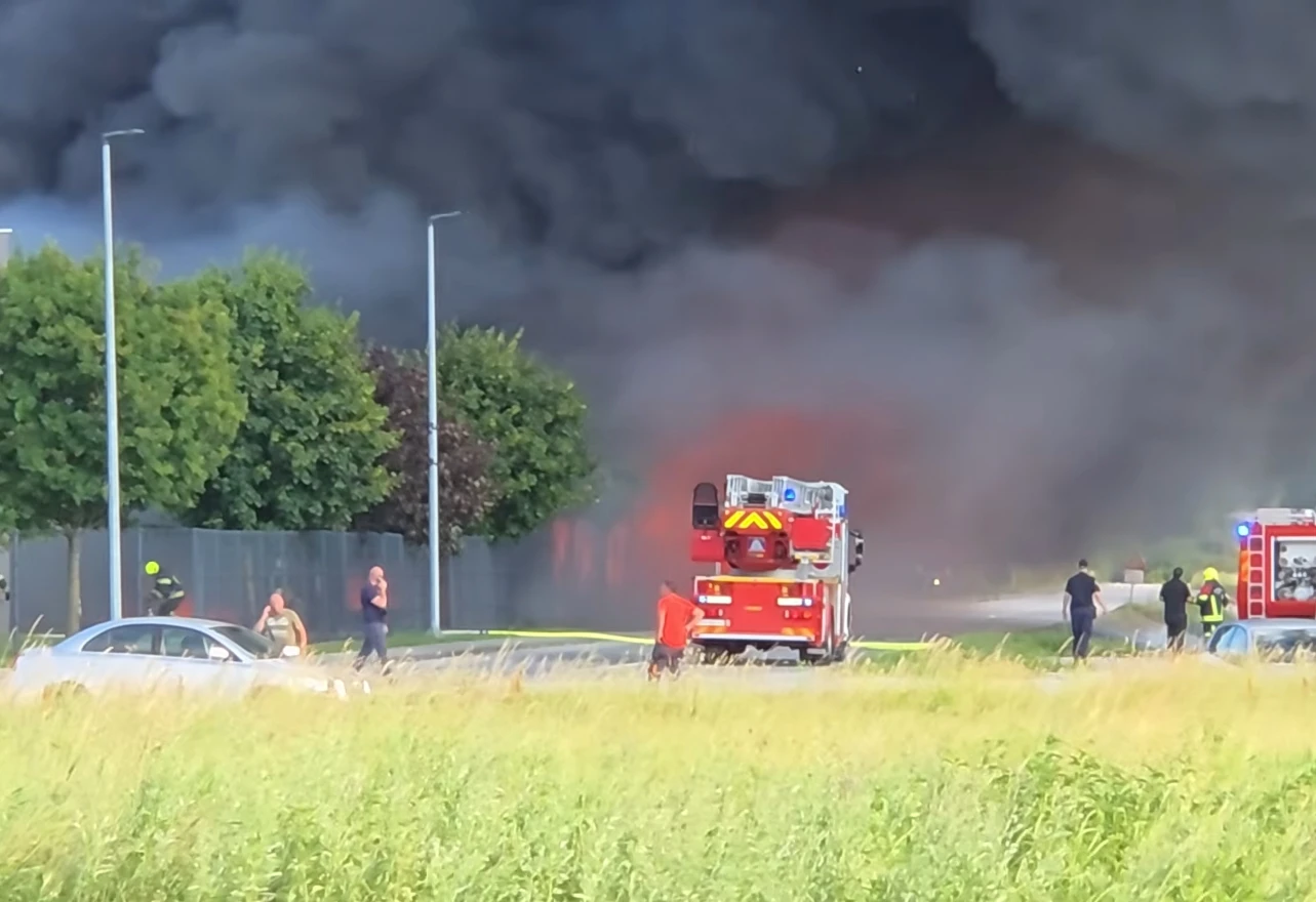 Veliki požar u Zagorju, gori proizvodni pogon poznate tvrtke
