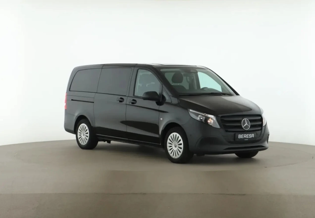 U Mercedesu krijumčario 51 osobu