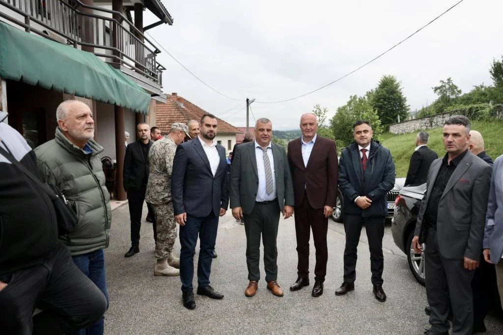 Ajvatovica ponovno okupila tisuće ljudi, Helez govorio o naslijeđu i zajedništvu
