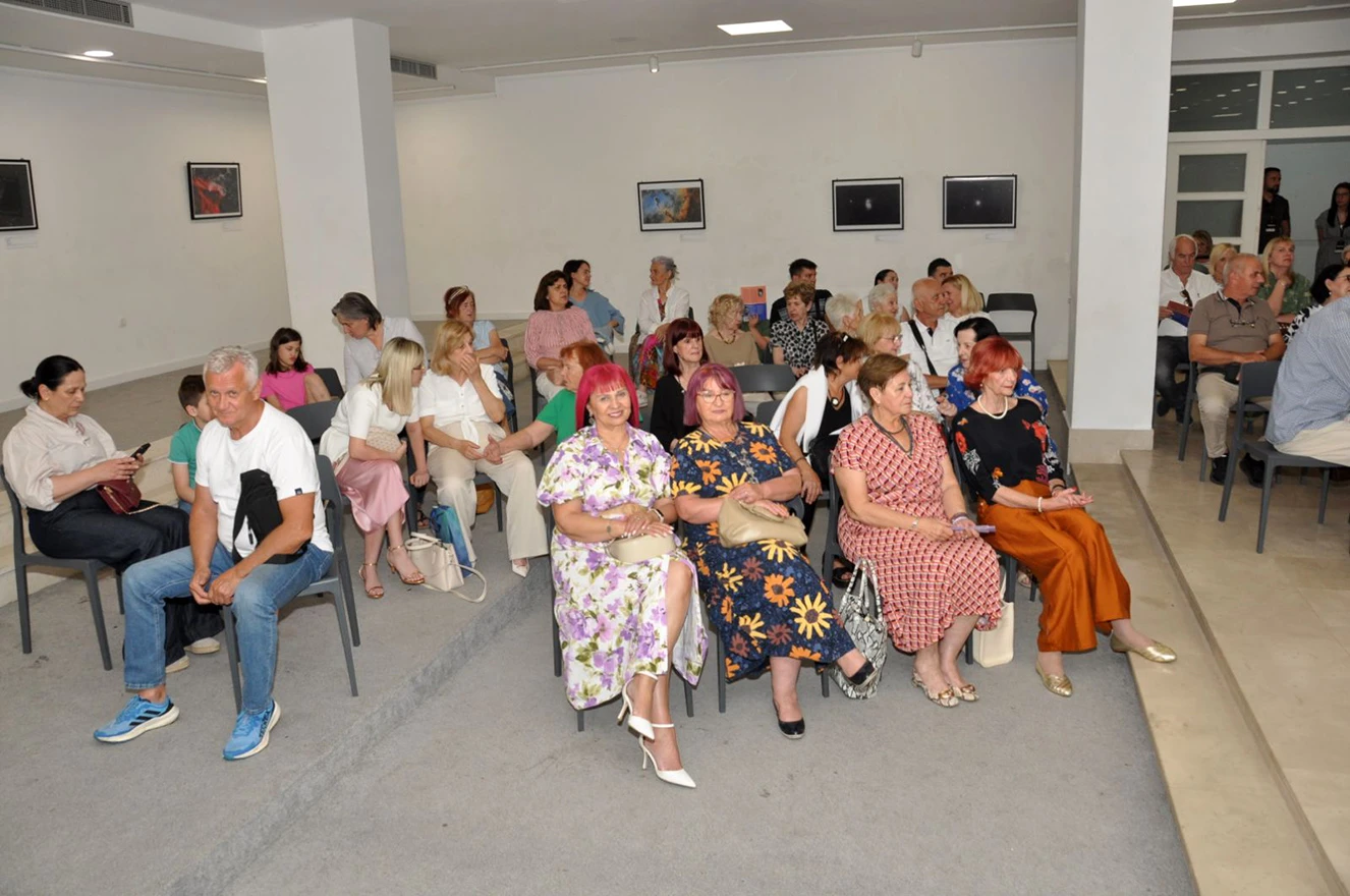Posjetitelji na promociji strip-slikovnice ''Šuti, Roko!''
