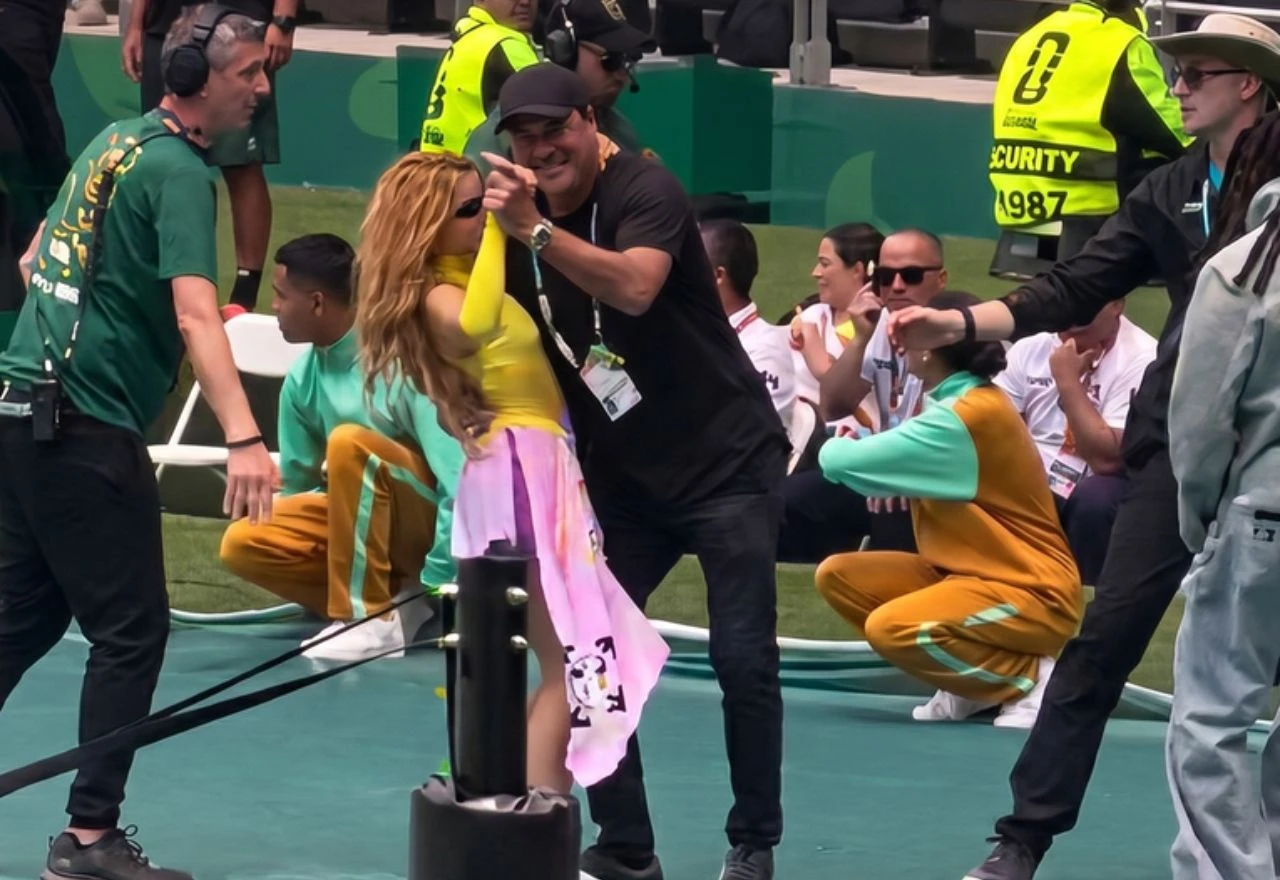 VIDEO | Shakiru osoblje požurivalo pri izlasku sa stadiona, ona samo htjela plesati