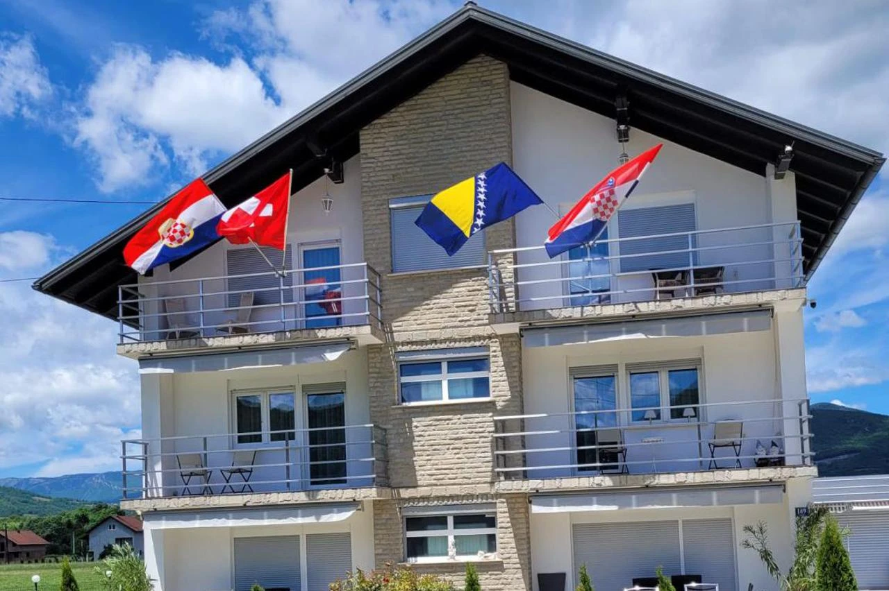 Središnja Bosna živi za Mundijal: Zastave zavijorile u Bučićima