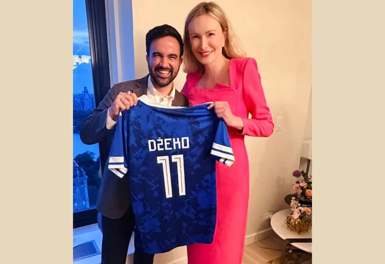 FOTO | Džekin dres stigao do gradonačelnika New Yorka