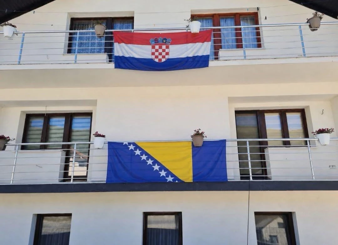 Moje zastave uvijek su iste boje...