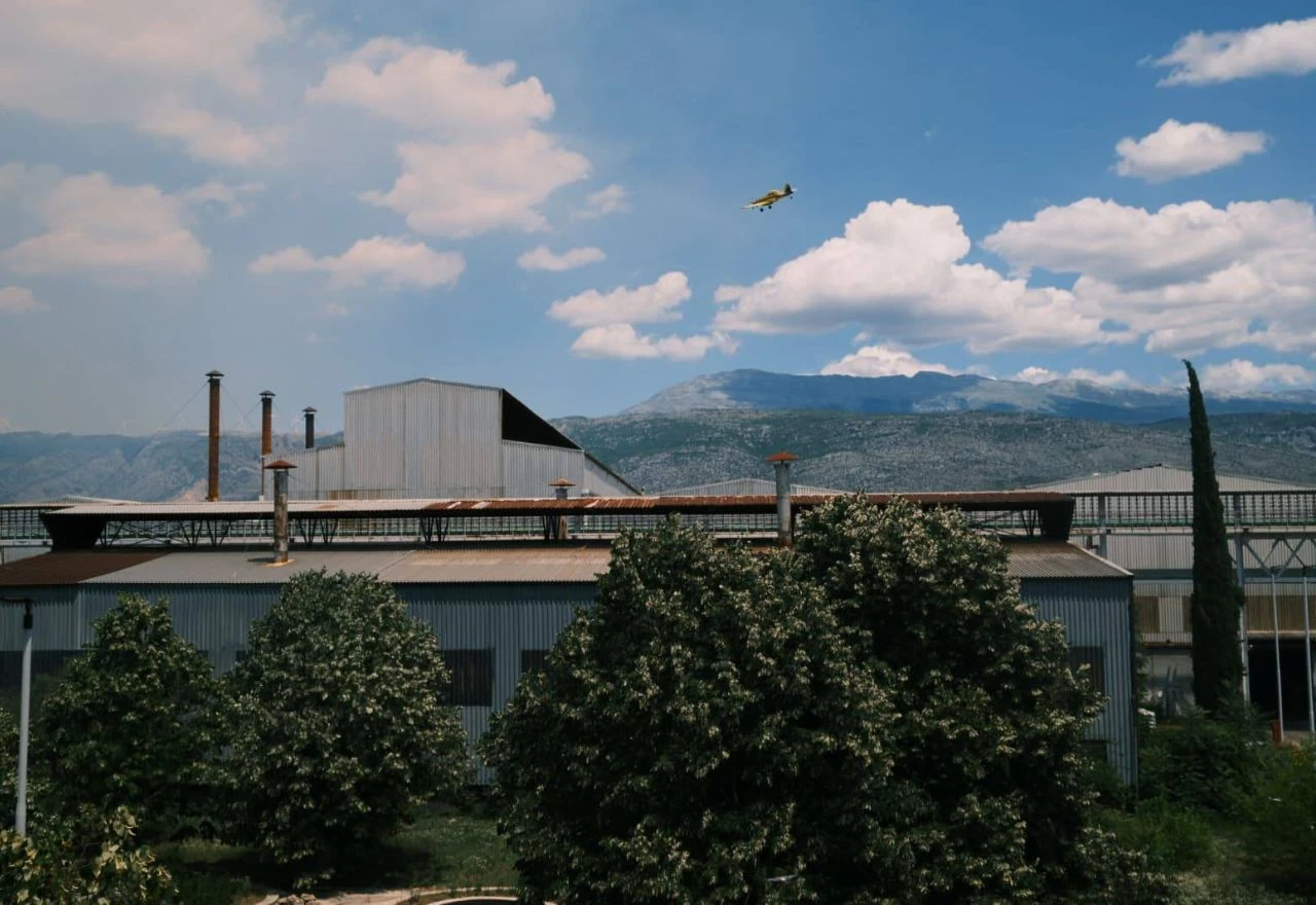 Požar na Buni se širi, u gašenje uključen Air Tractor