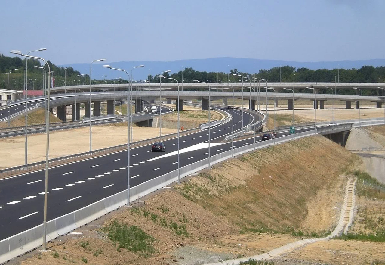 VIDEO | Nema proširenja cesta, nema novih traka: Algoritam preuzima kontrolu nad prometom