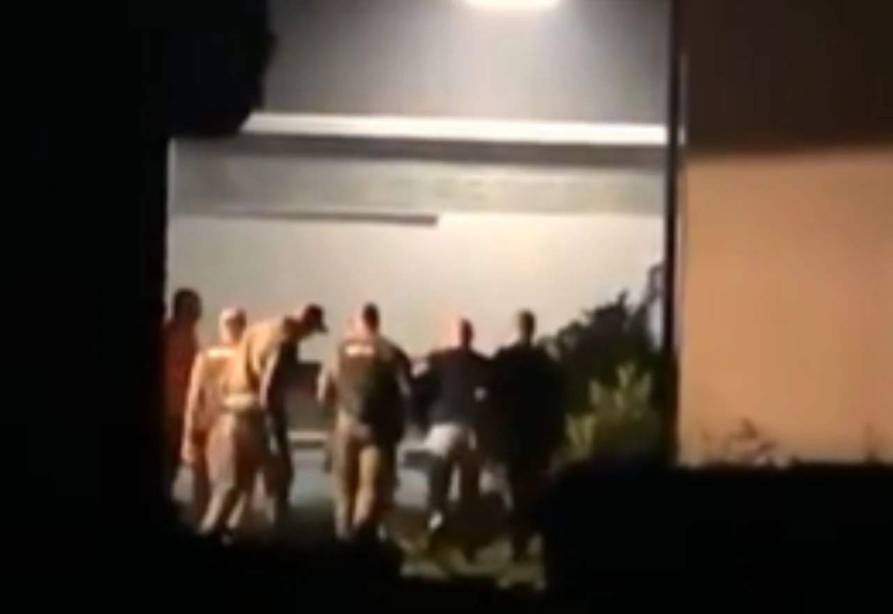 VIDEO | Navijača Hrvatske nakon utakmice priveli i ozlijedili policajci u Novom Travniku