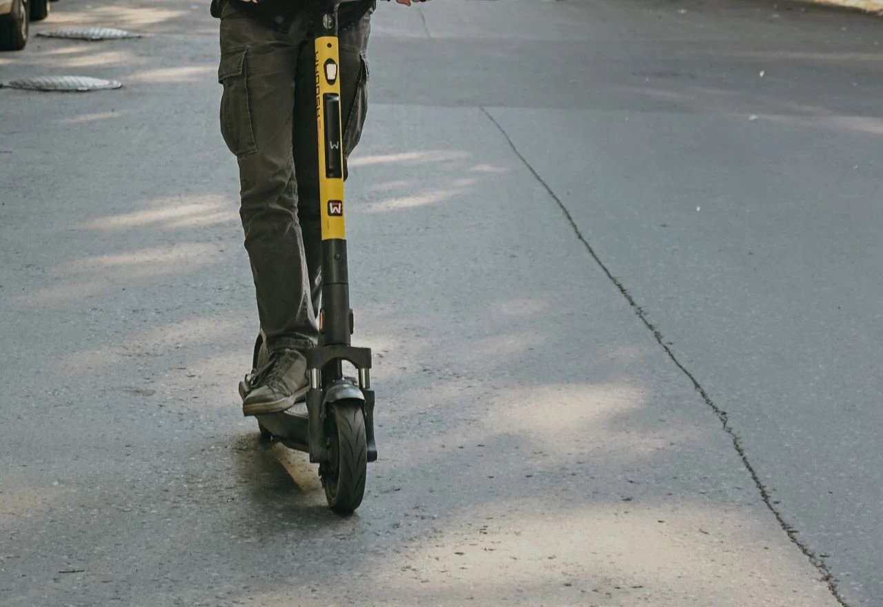 Trogodišnje dijete završilo u bolnici nakon što ga je udario električni romobil
