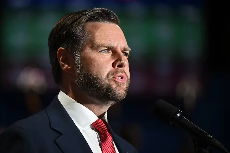 Republikanci ogorčeni: Donald Trump postavio Vance kao "žrtvenog jarca"
