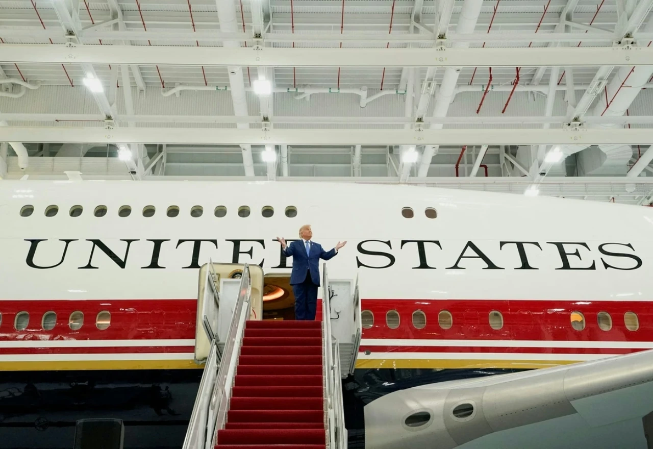 Trump pokazao zrakoplov od 400 milijuna dolara koji mu je darovao Katar