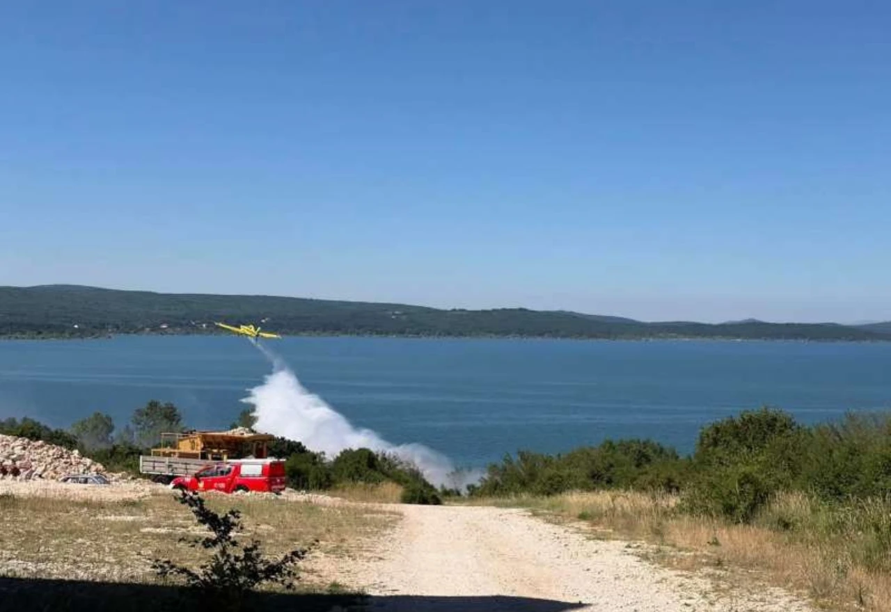 FOTO | U Grabovici održana velika vježba gašenja požara