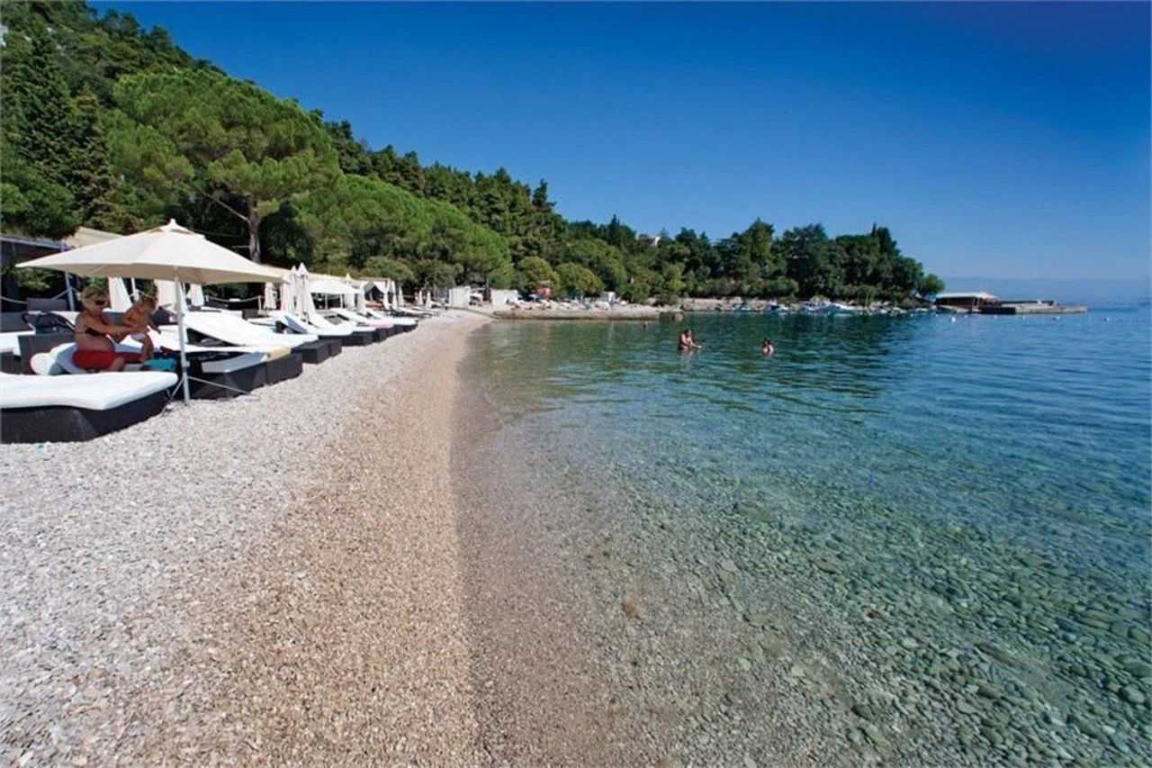 Drama na plaži u Hrvatskoj: Žena nije davala znakove života, policajci odmah krenuli s reanimacijom