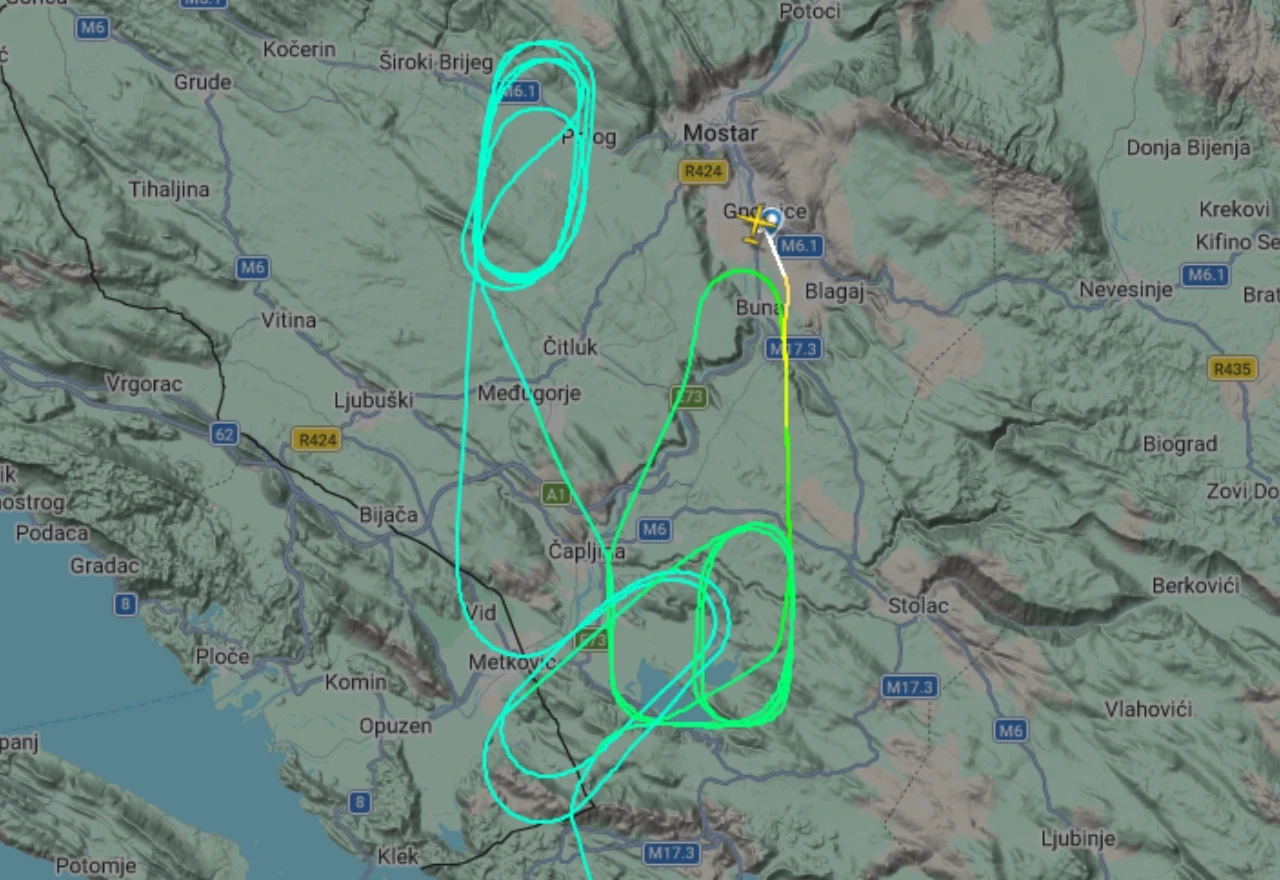 VIDEO | Avion iz Barija sletio u Mostar nakon više od sat vremena kruženja iznad grada