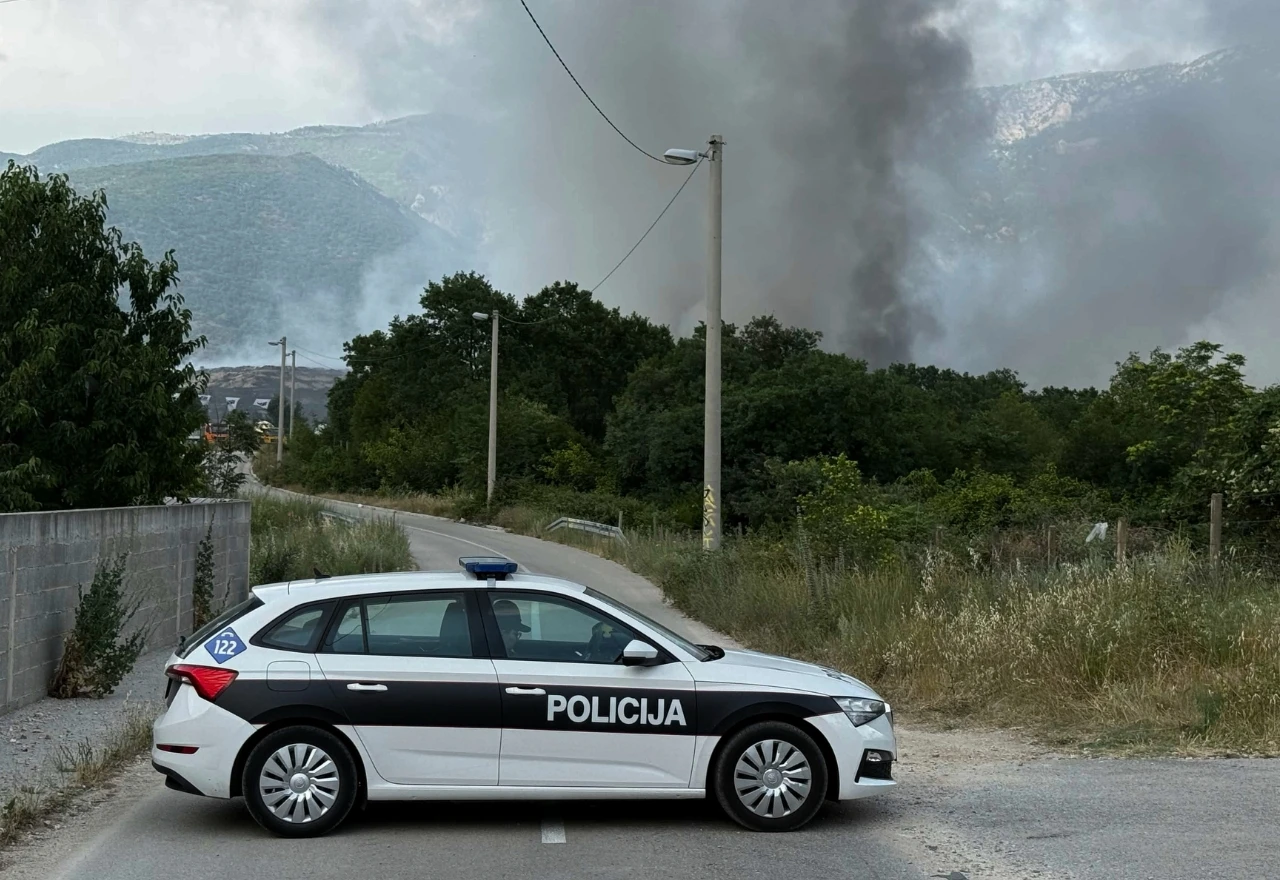 FOTO | Blokirani svi prilazi deponiji Uborak