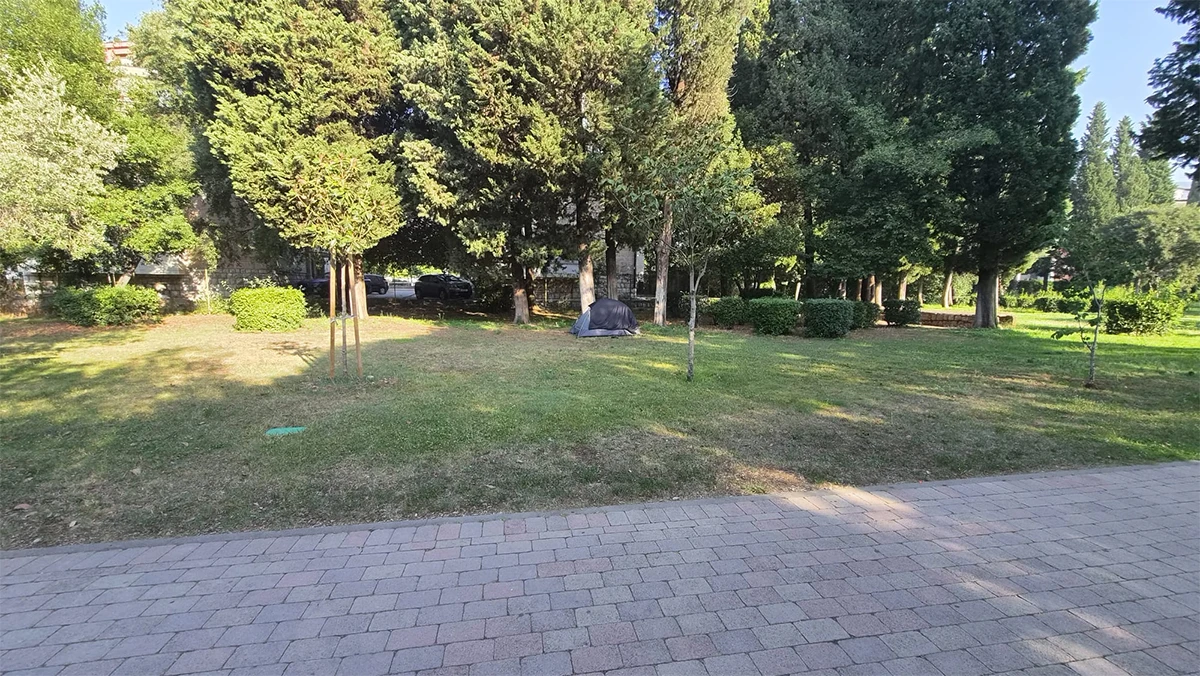 Booking pun? Mostarski park ima rješenje