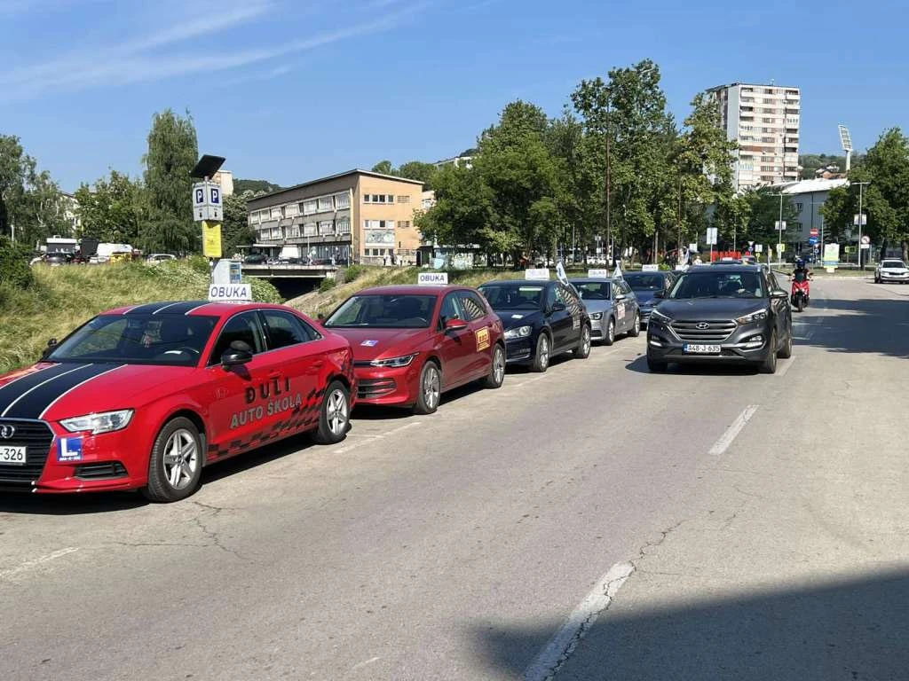 Autoškole u pobuni, promet stao: Ovo je udar na naš rad i kandidate