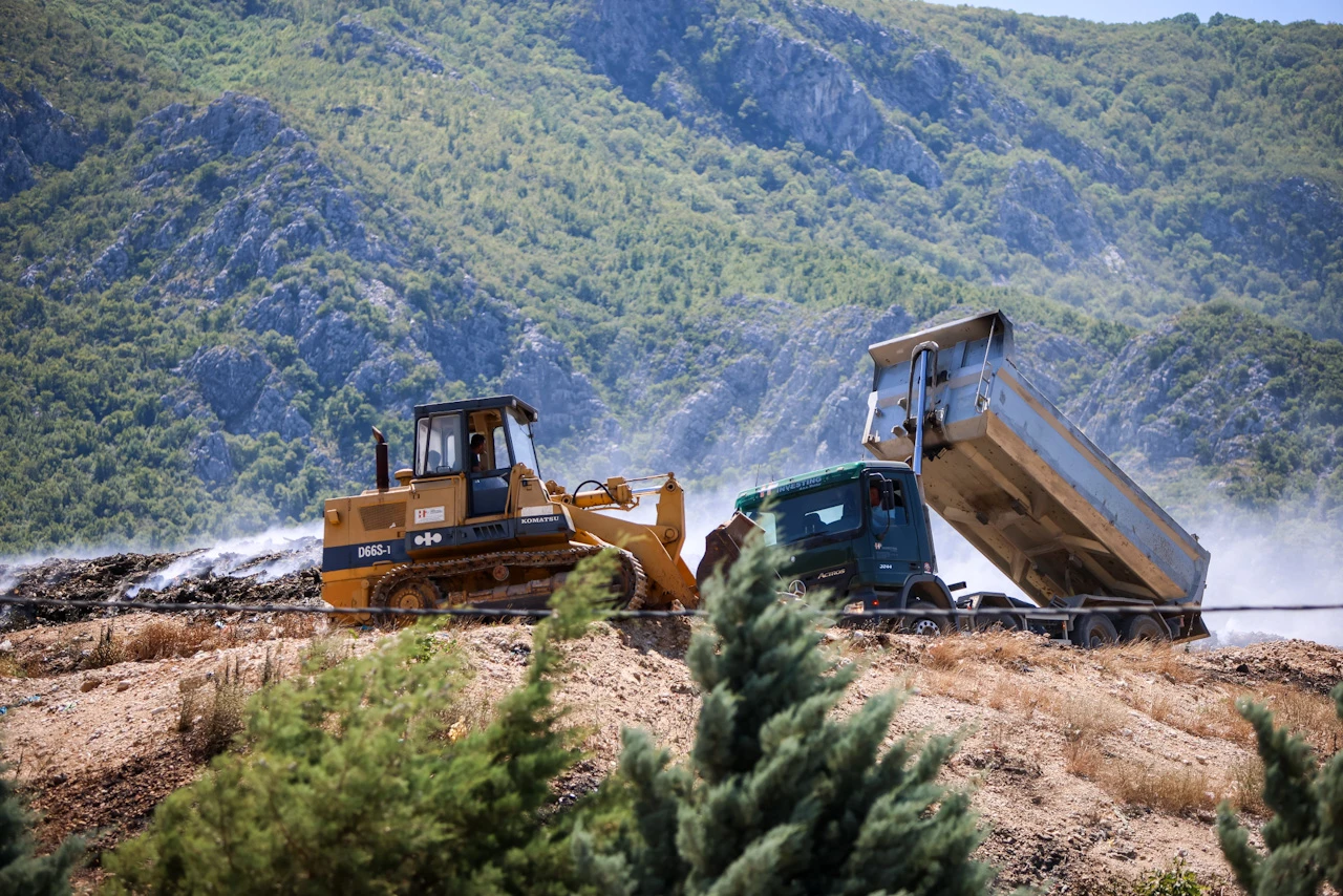 Šest vatrogasnih vozila s 11 vatrogasaca dežura na Uborku