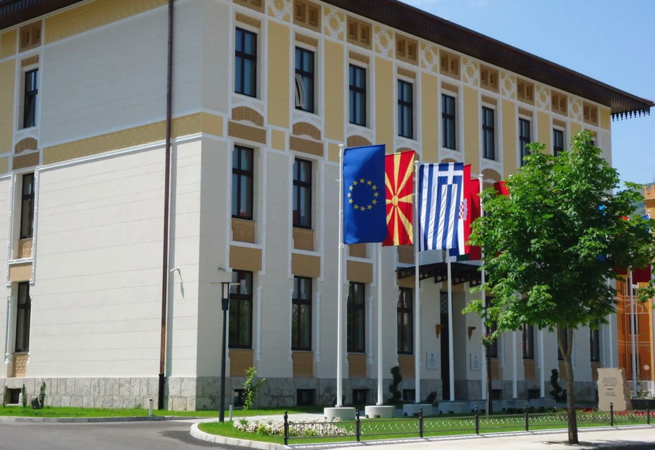 Grad Mostar nagrađuje učenike generacije s po 1.000 KM