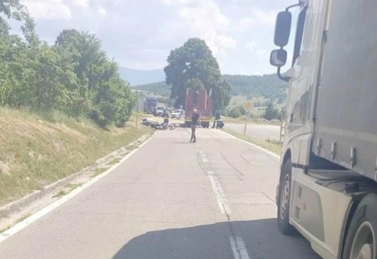 Motociklistica podletjela pod kamion i poginula