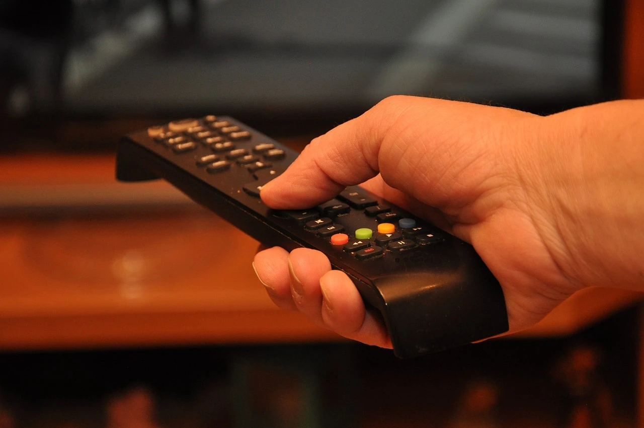 Korisnici ilegalnog IPTV-a pod lupom policije, prijete im novčane kazne