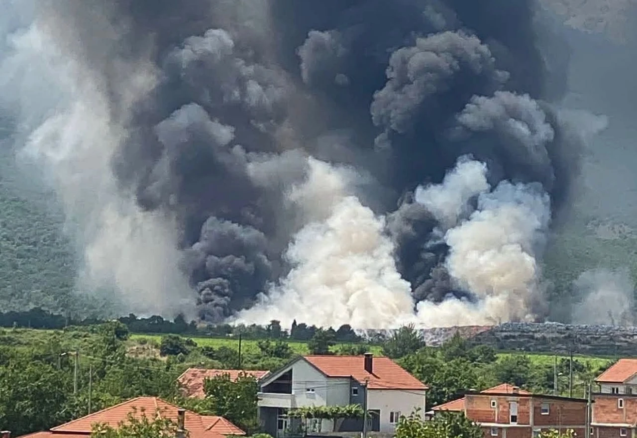 Tužiteljstvo istražuje požar na mostarskoj deponiji