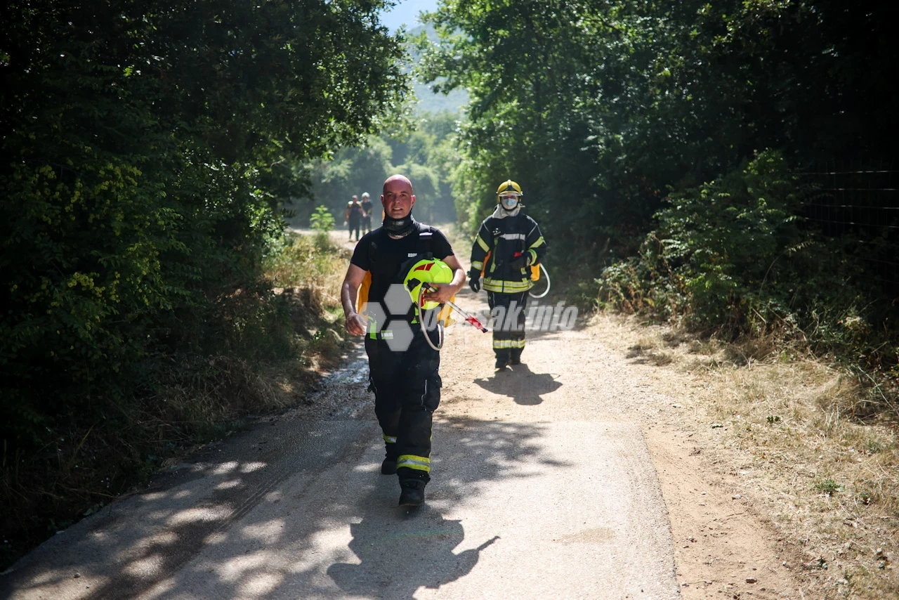 Air-tractori ponovno iznad Mostara