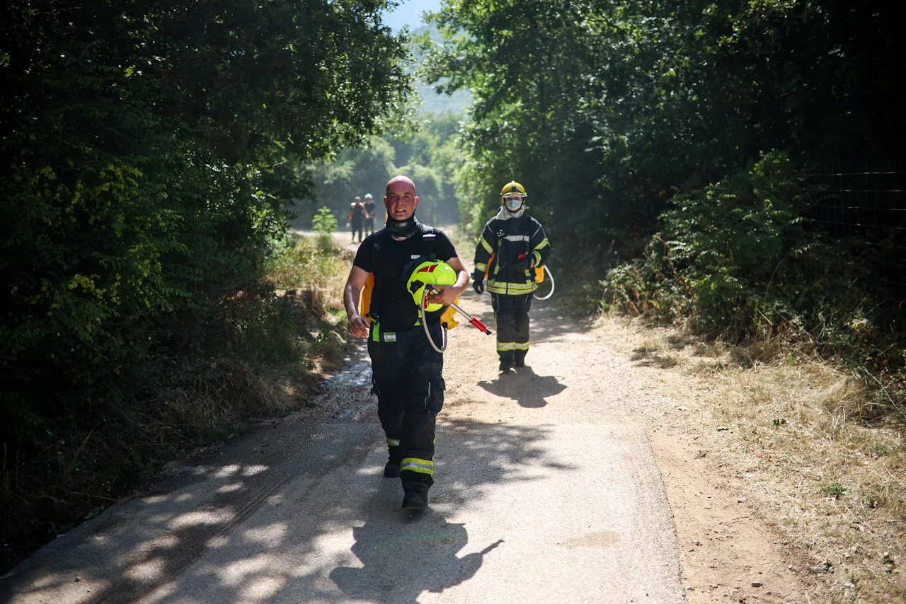 Air-tractori ponovno iznad Mostara