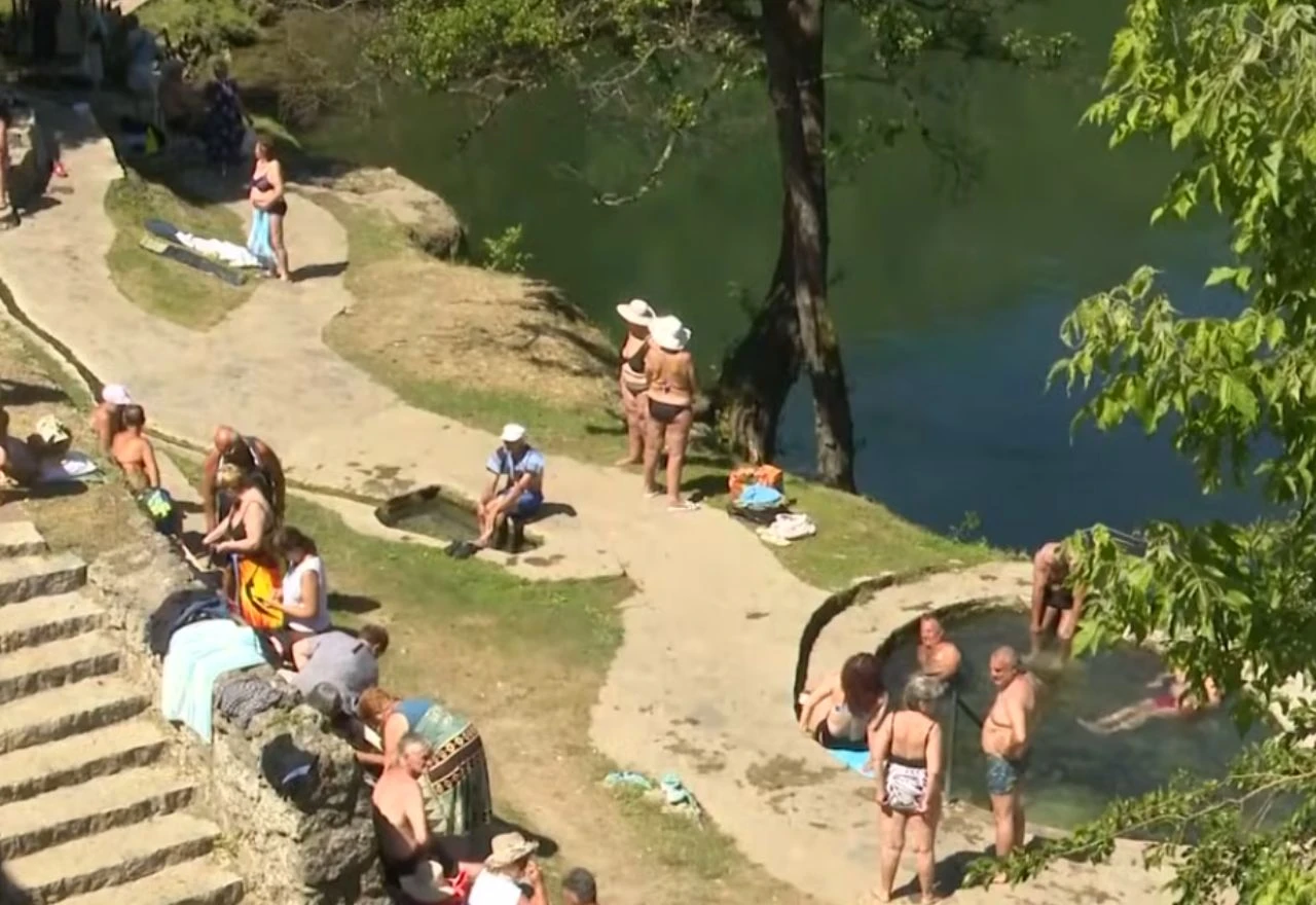 Prvi toplinski val stigao u BiH: Temperature idu do 40 stupnjeva, kupališta sve punija