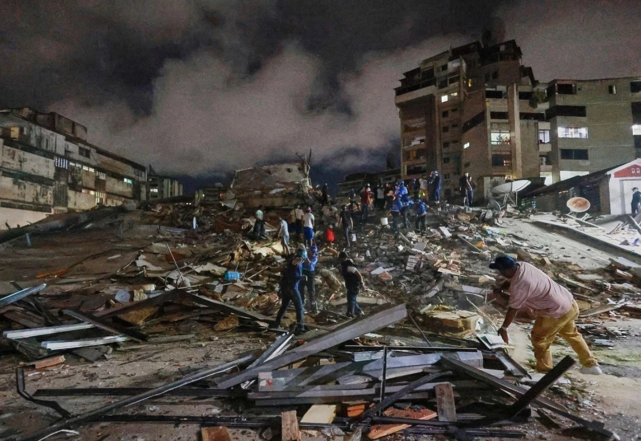 Snažni potresi zatresli Venezuelu: U Caracasu se srušile zgrade, spasioci tragaju za ljudima