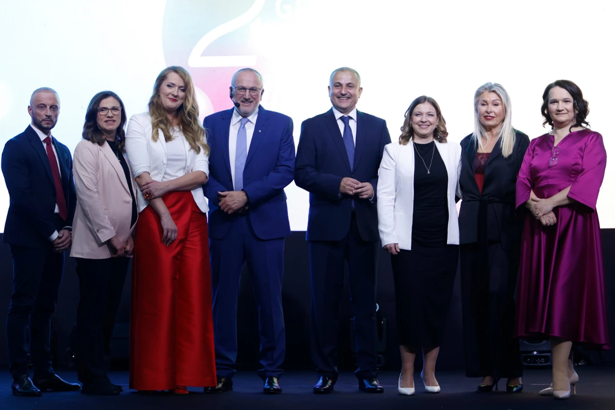 Dvije decenije uz kupce i zajednicu: dm slavi 20 godina poslovanja u BiH Jubilej u znaku ''Žara za budućnost''