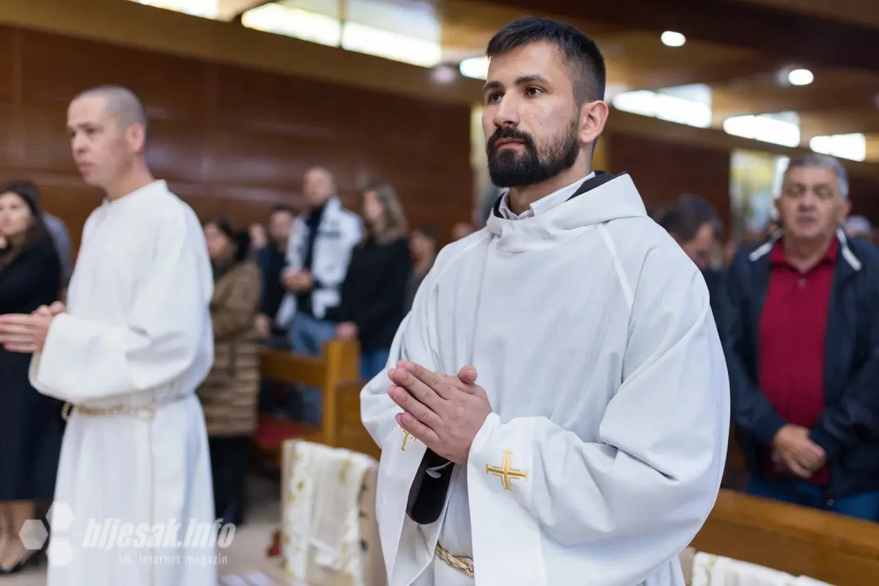 Svečano ređenje u mostarskoj katedrali: Hercegovina će dobiti petoricu svećenika