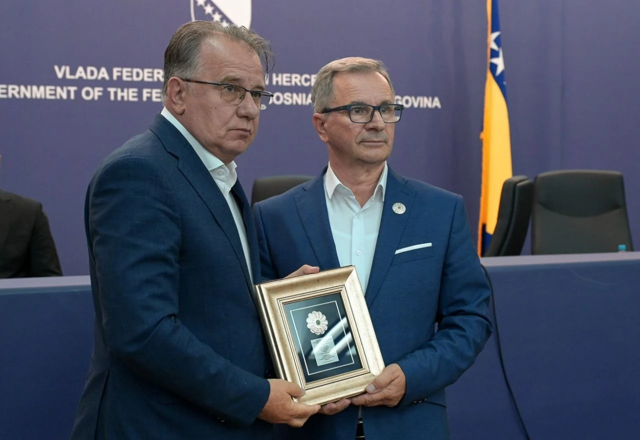 Premijer Nikšić: Obaveza svih nas je njegovati sjećanje na žrtve genocida