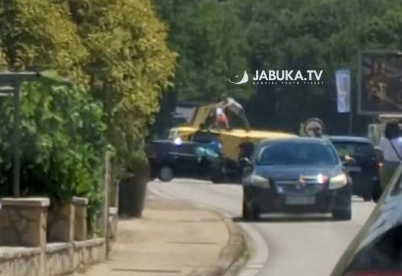 Tri osobe ozlijeđene u prometnoj nesreći u Grudama