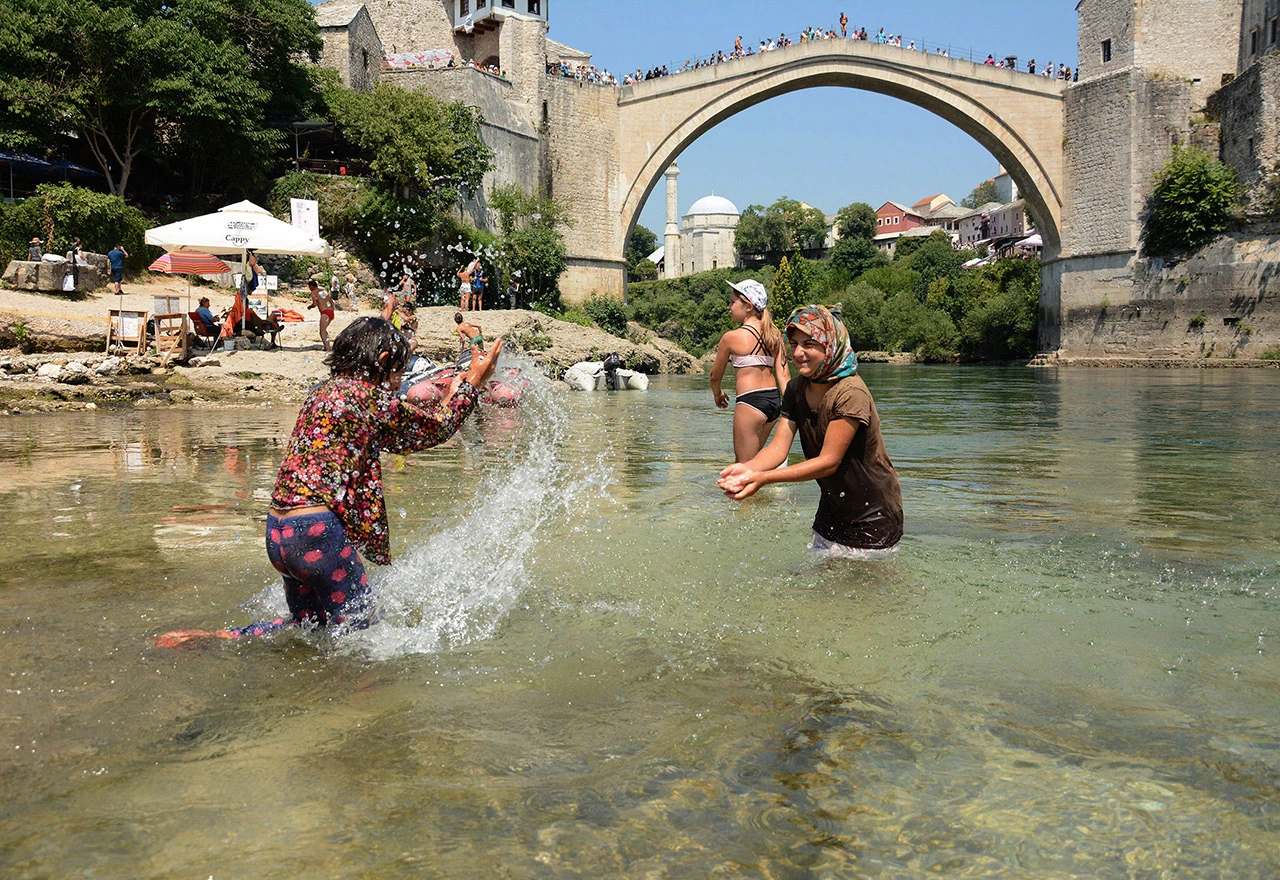 Molit će se oblaci da rashlade dan