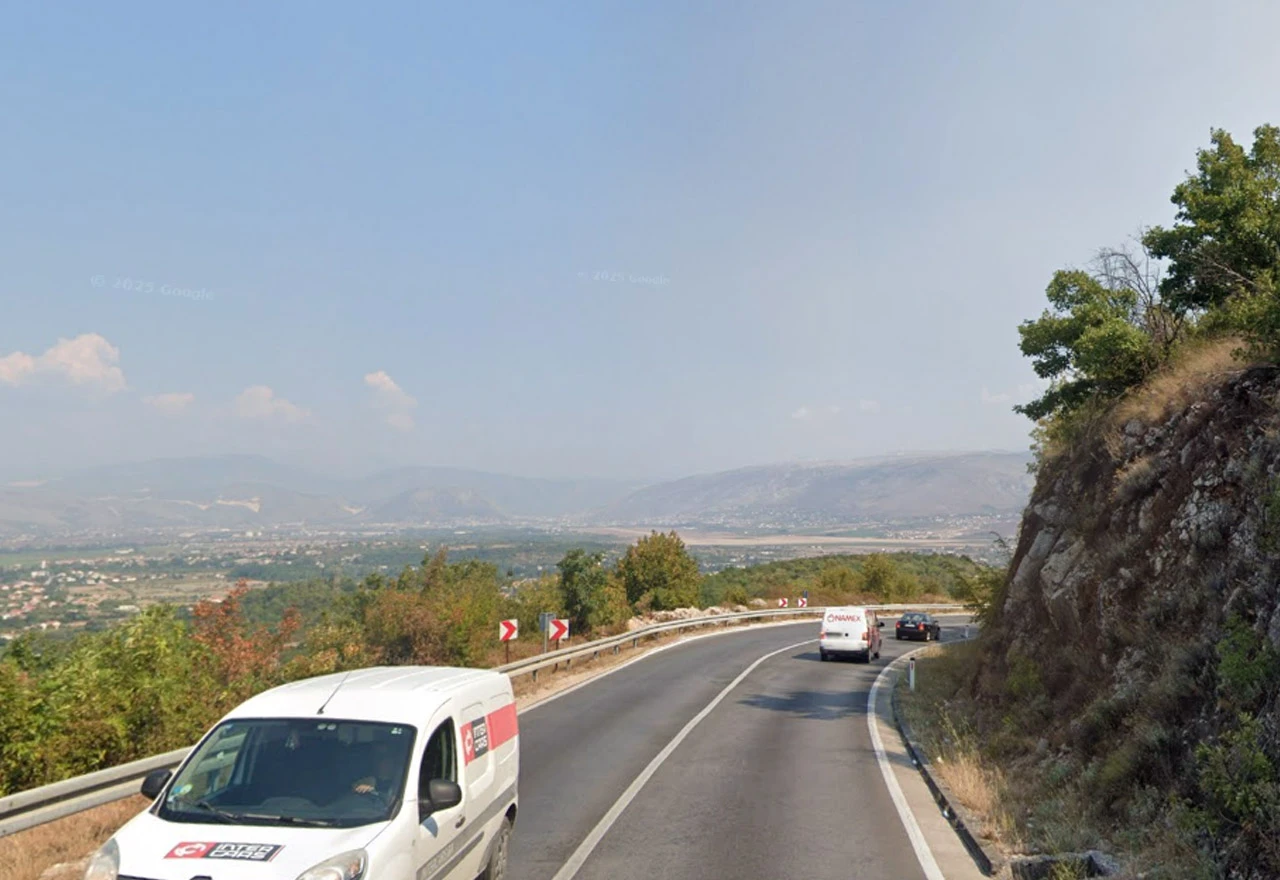 Zbog prometne nesreće otežan promet na cesti Buna – Stolac