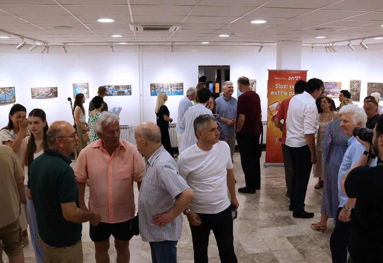 Sin nastavio očevim stopama: Nakon 45 godina ponovno ista obitelj izlaže na Mostarskom ljetu