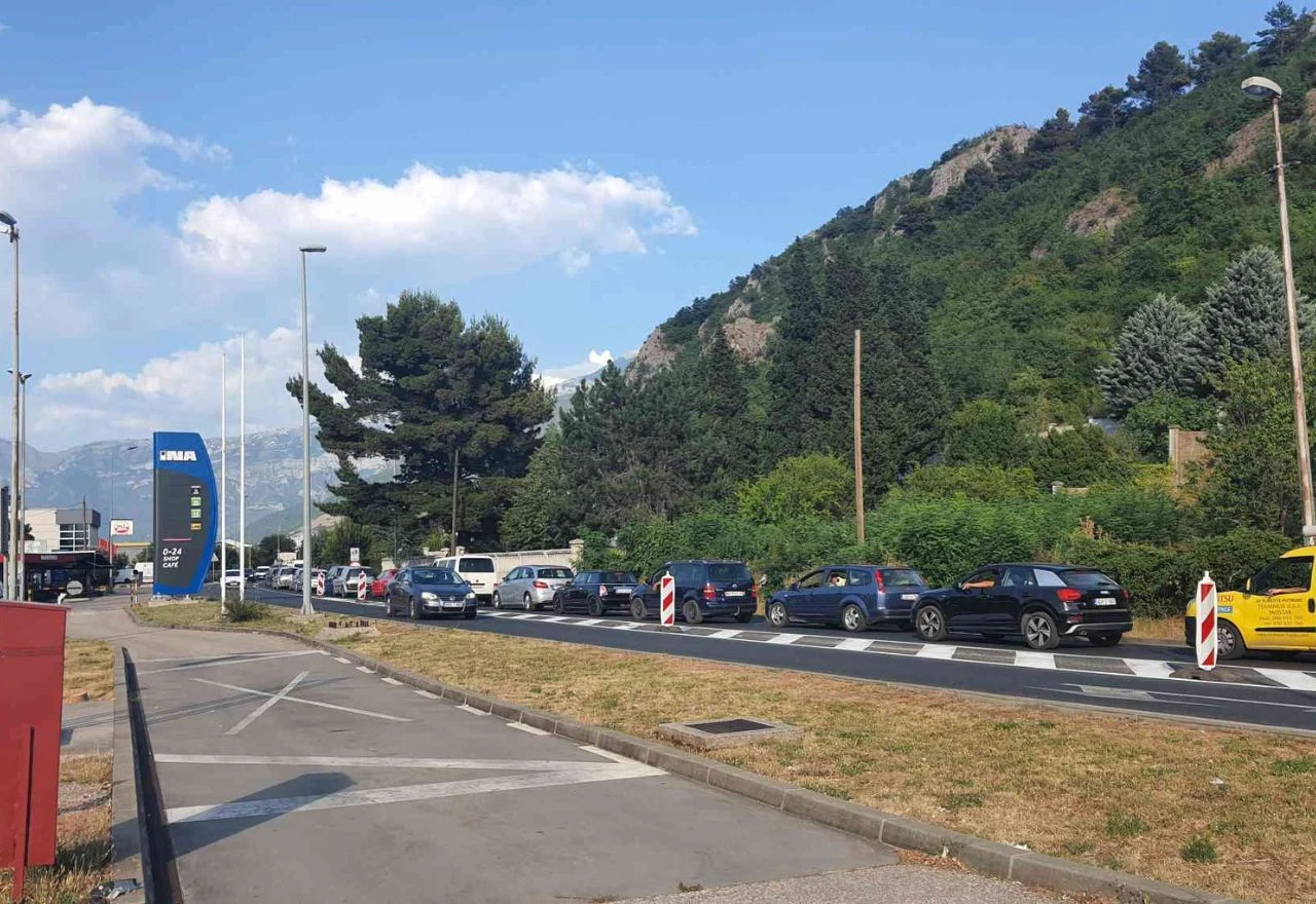 Sudar tri vozila u Sutini