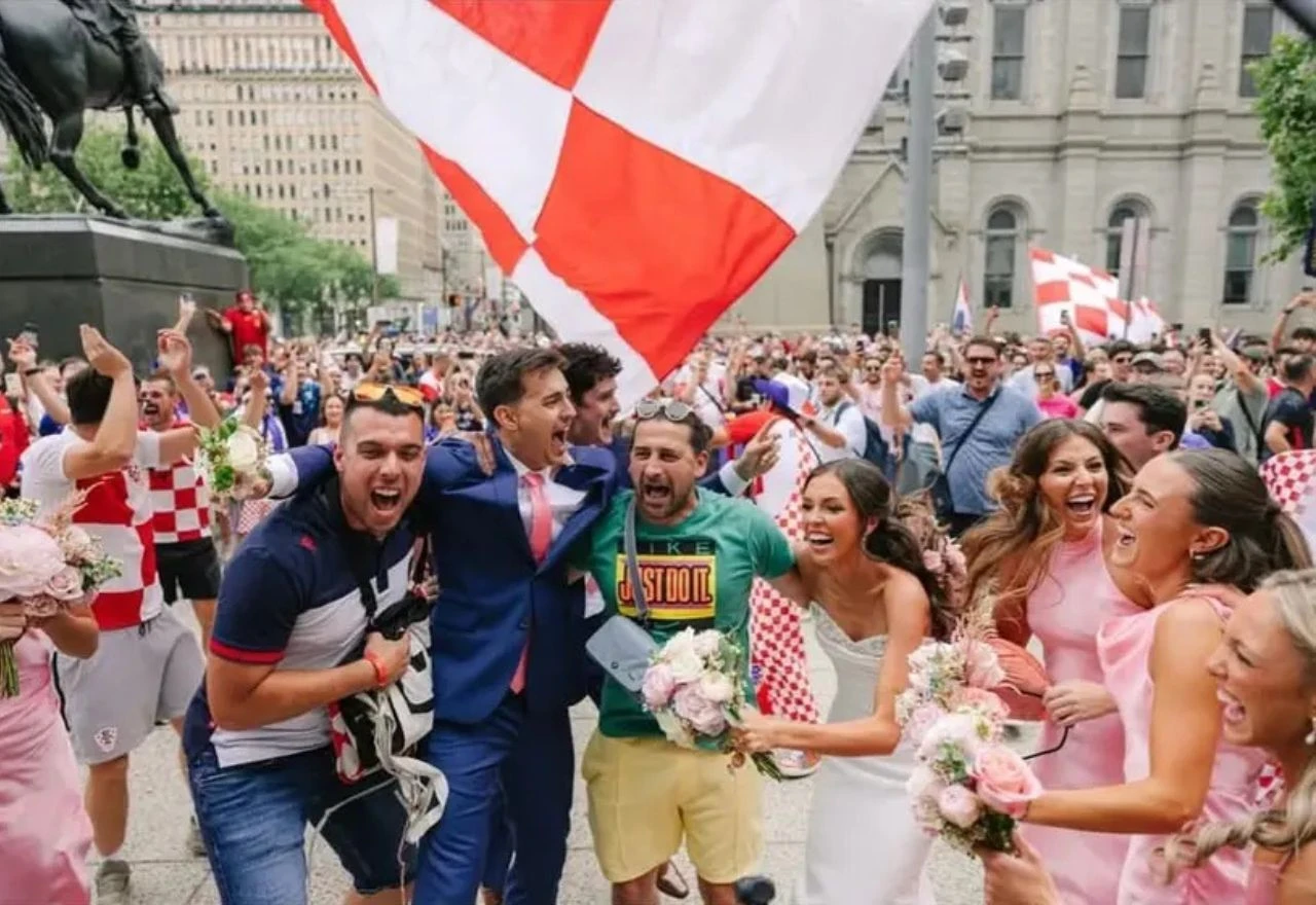 Američki mladenci slavili s navijačima Vatrenih, sada stižu u Hrvatsku