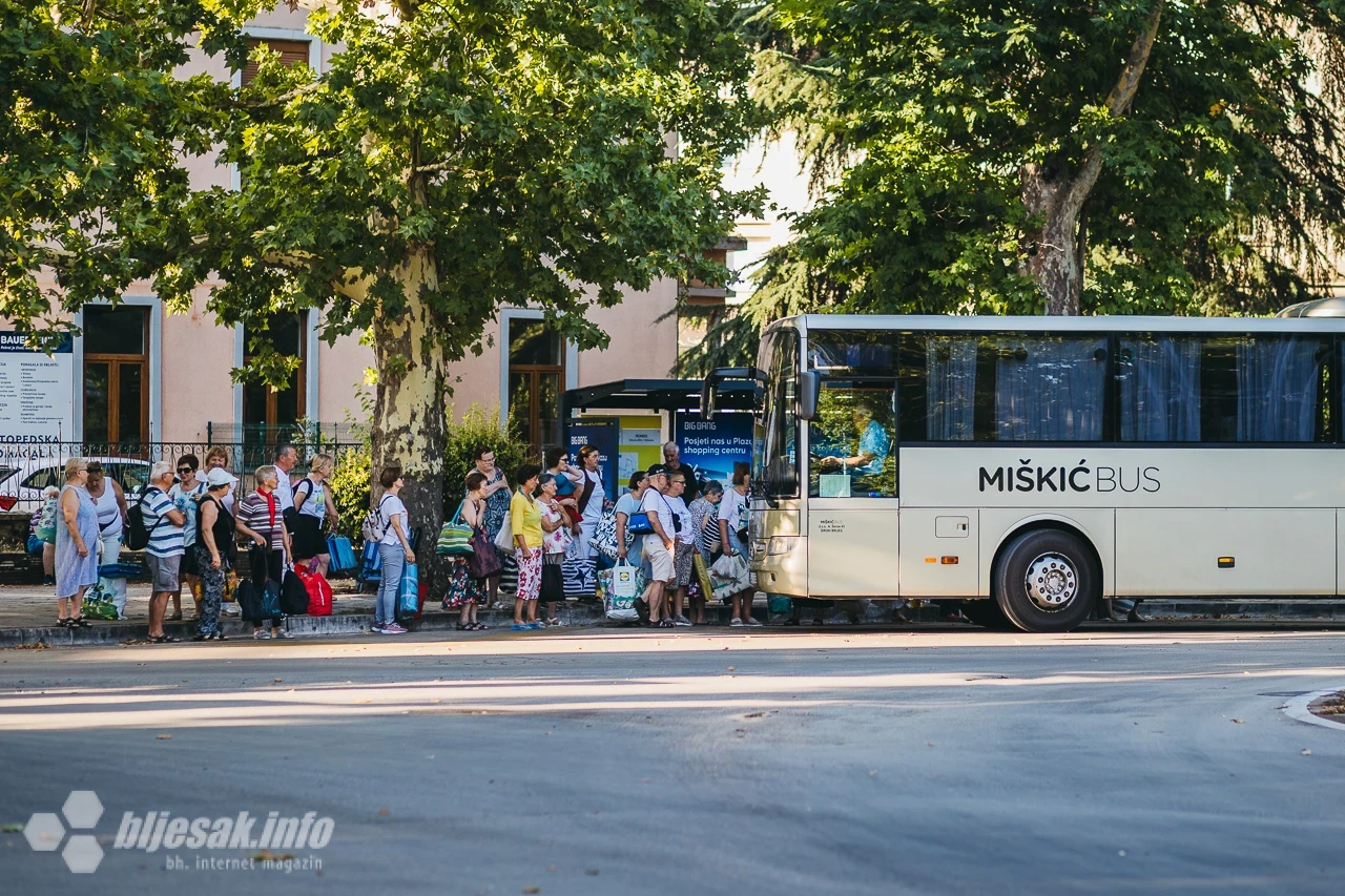 Umirovljenici na putu prema moru