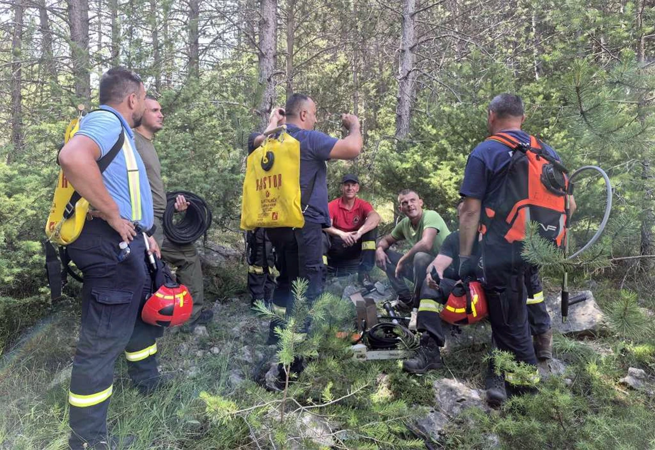 Veliki šumski požar kod Posušja, gasitelji se uzdaju u pomoć iz zraka