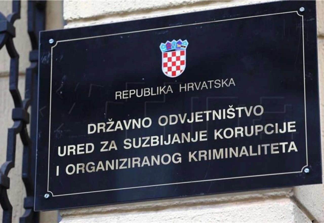 19-godišnjak optužen za terorizam zbog lažnih dojava o bombama