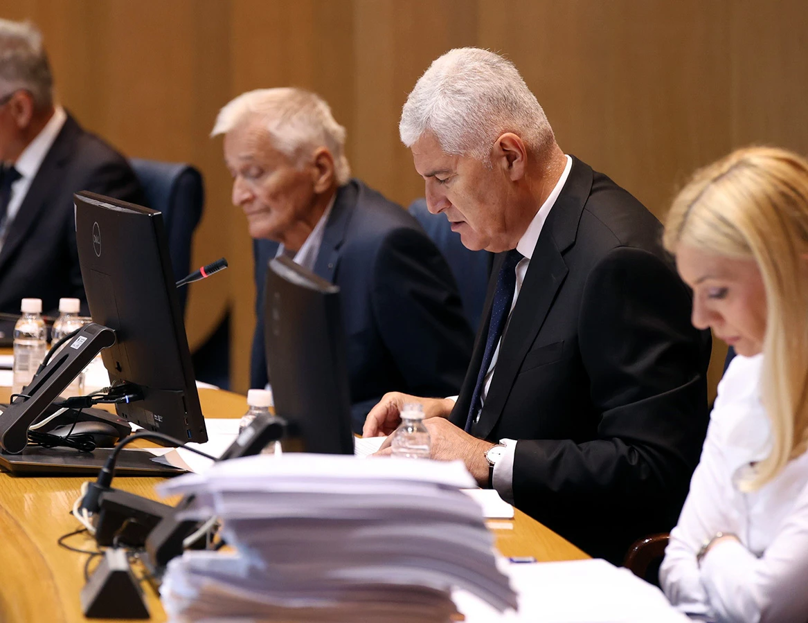 Opet veselo u Domu naroda: Traži se Čovićeva smjena zbog točaka dnevnog reda