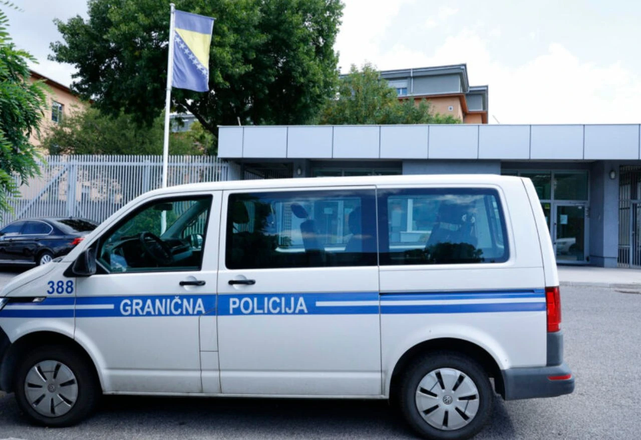 Novi detalji: Hrvatski policajac otkrio šverc namještaja u kombiju Granične policije BiH