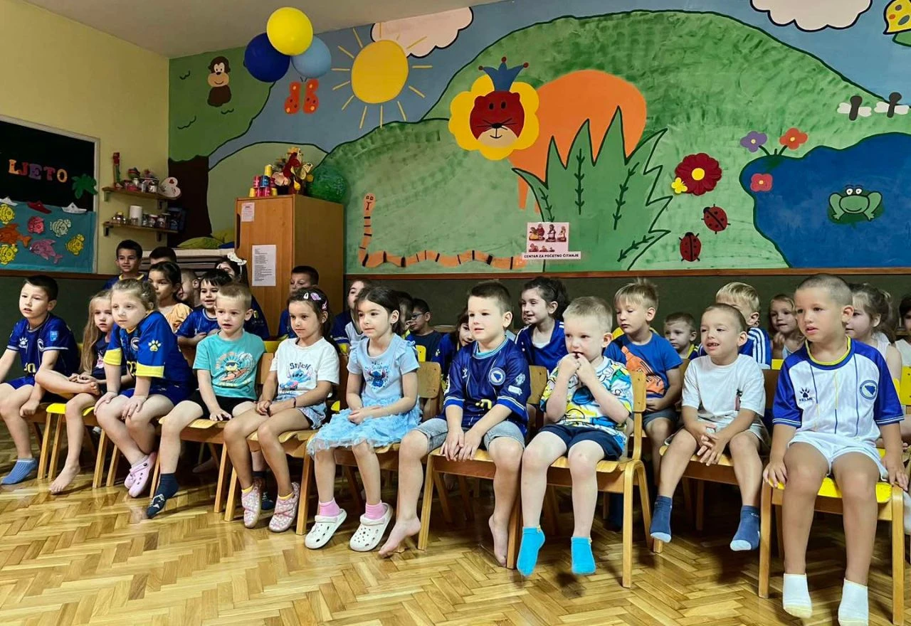 Mostarsko ljeto donijelo predstavu za najmlađe i promociju Bursaćeve knjige