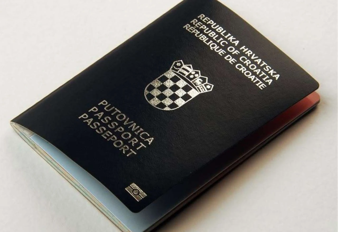 Hrvatska putovnica među najmoćnijima na svijetu: Bez vize se može u 182 zemlje
