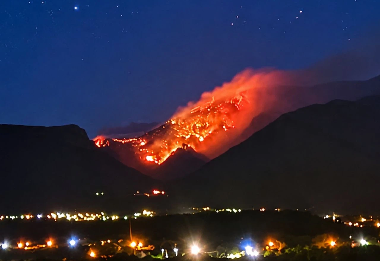 Teška noć za vatrogasce na Rujištu, kuće nisu ugrožene