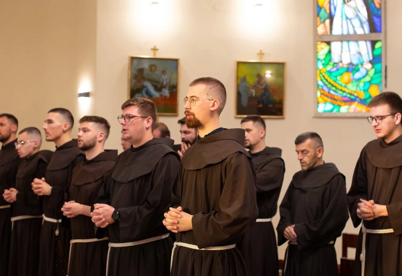 FOTO | Mladi hercegovački franjevci obnovili redovničke zavjete