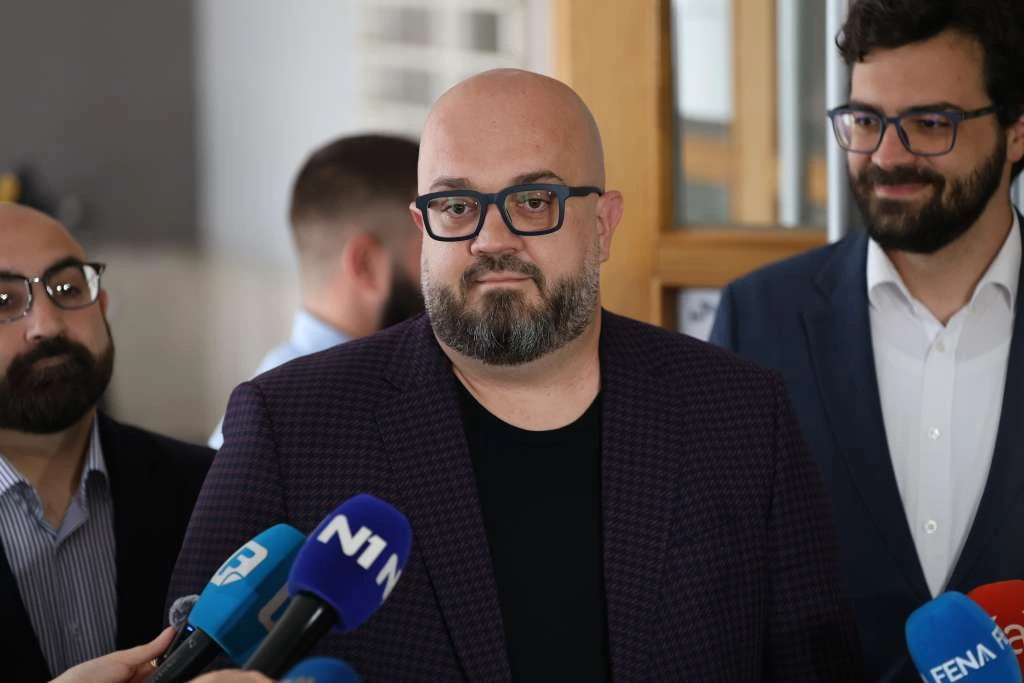 SDP s 500 ljudi na listama