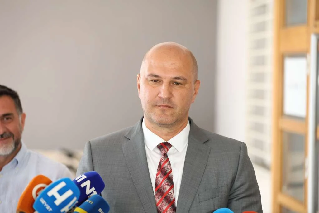 SDA na izbore ide s iskusnim kadrovima